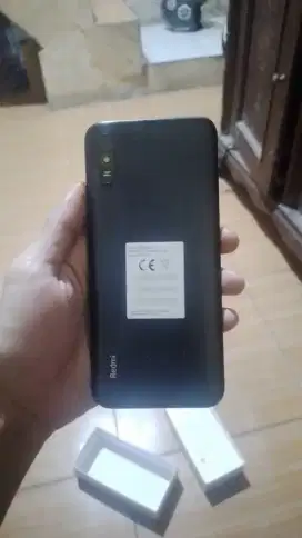 REDMI 9A RAM 2 GB / 32 GB masih ada box + chargeran masih ori