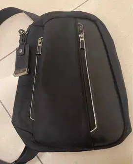Tumi Arrive Massena Slingbag original