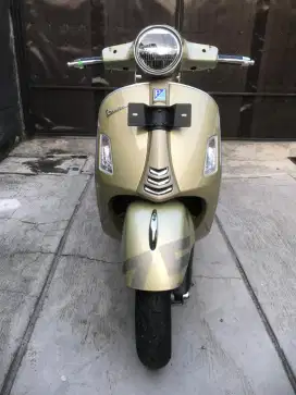 VESPA GTS300 - ANNIVERSARY 75
