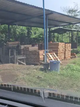 Jual Potongan Kayu & Pallet Kayu