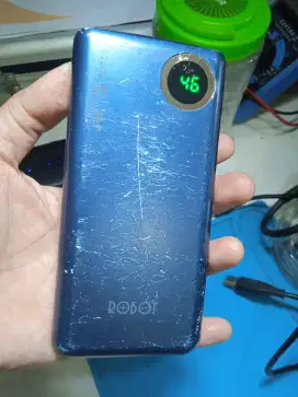 Dijual Power Bank ROBOT Masih Bagus