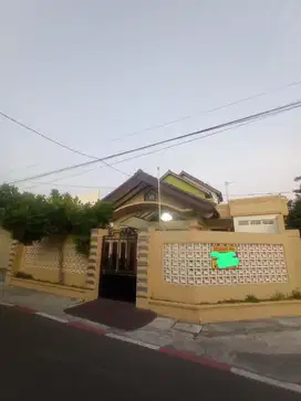 Dijual rumah mewah di Solo kota