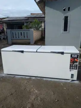 Frezerr box dan showcase