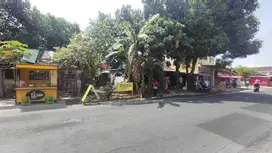 Pekarangan tepi Jalan Ceper Klaten