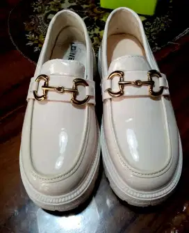 sepatu wanita keren, cocok untuk anak remaja