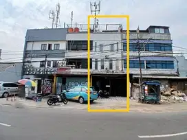 Disewakan Ruko 3 Lantai, Luas 270m2 di Petogogan, Pulo, Kebayoran Baru