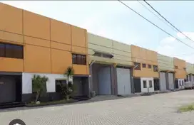 GUDANG DI PERGUDANGAN TAMAN TRITAN SIDOARJO, STRATEGIS