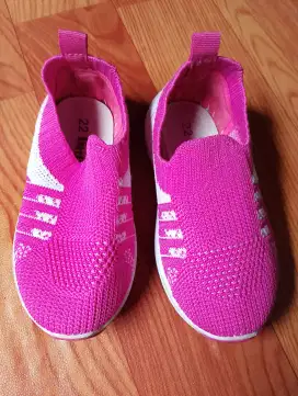 Preloved sepatu anak perempuan