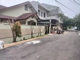 Dijual Rumah paling murah Luas  318m² baru renov siap huni di Galaxy