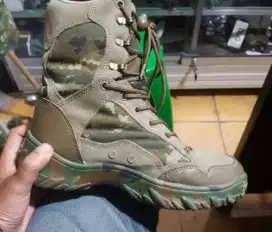 Sepatu  Gunung/ Kostrad