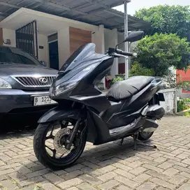 Honda PCX 160 Hitam Matte Black Mulus Original Tangan Pertama