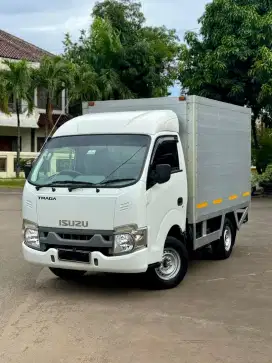 Isuzu Traga Box Aluminium 2.5 Diesel Manual Tahun 2023/24 Putih