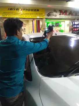 Solusi tepat pasang kaca film mobil anda biar adem