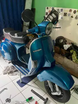 Vespa seri PX 1982