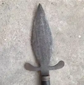 TOMBAK LAWAS GASAN PAJANGAN UMUR LEBIH 30Thn Baca Keterangan