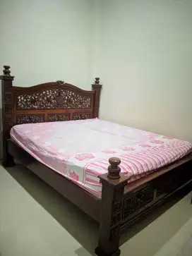Ranjang Kayu jati, klasik