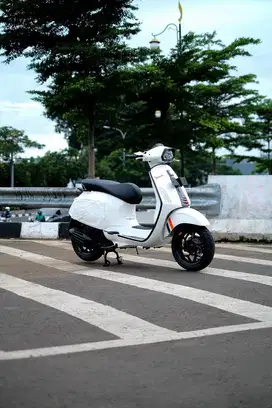 Dijual Vespa New Sprint S 150 iGet Facelift