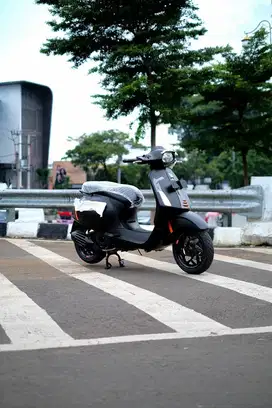 Dijual Vespa New Sprint S 150 iGet Facelift