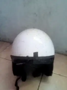 Helm bekas apa adanya