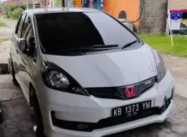 Honda jazz RS GE8 E 1.5 A/T 2013 Automatic Warna Putih