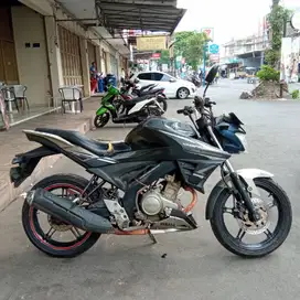 YAMAHA V-IXION  3905