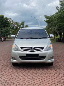 Toyota Kijang Innova V 2.0 2010 Automatic