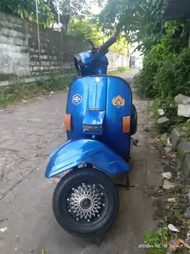 vespa PX81 tangan pertama.