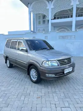 KIJANG KRISTA BENSIN M/T 2002