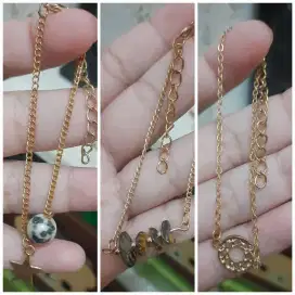 Gelang kuning wanita