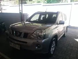 Dijual Nissan Xtrail 2010 Matic AB Asli Atas Nama Sendiri