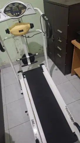 Treadmill Manual Bekas Mulus + BONUS Sit-Up Bench - Hemat & Praktis!