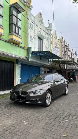 BMW F30 320i Luxury 2014