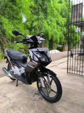 Yamaha nouvo z hitam