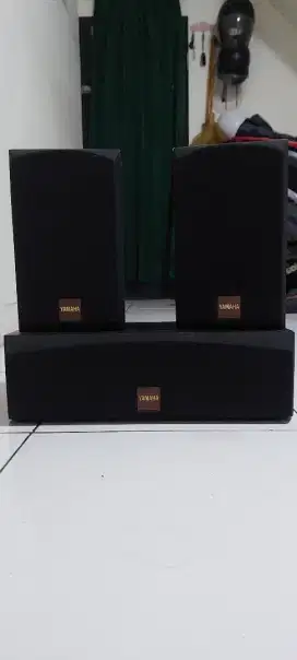 Bismillah jual speaker surroud dan center nya yamaha NS E40