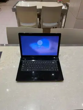 Laptop Lenovo 14inch Ram 4GB Penyimpanan 500GB