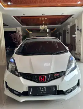 Honda Jazz Rs 2012 M/T Putih Full Variasi