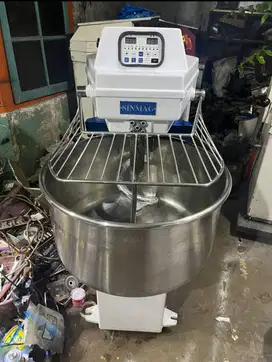 Spiral mixer 50 kg tepung model SM-80T merk Sinmag Taiwan Adukan Roti