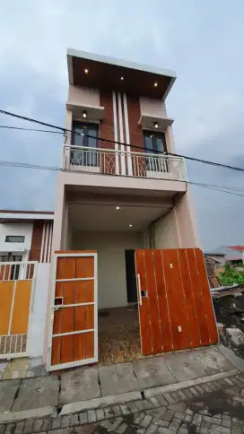 RUMAH KOST MURAH 2 LANTAI LETAK STRATEGIS