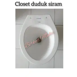 Closet duduk tanpa tangki