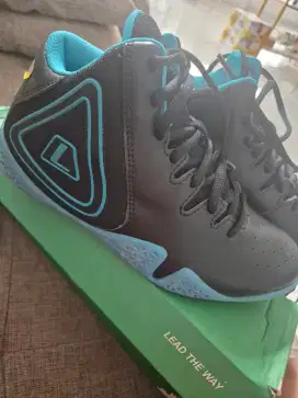 Sepatu Basket Baru Merk League