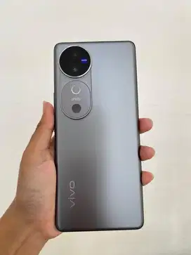 Vivo V40 5G 12/256gb