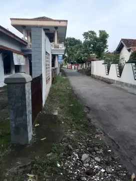 rumah di  adiwerna gumalar