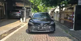 CASH !! Toyota Camry 2.5 V Tahun 2021 Hitam