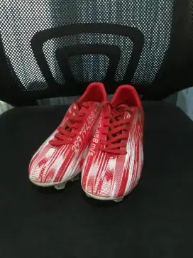 Sepatu bola anak merk specs elavation zero