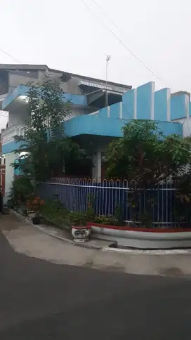 BU Dijual rumah 2 lantai di Kota Blitar dekat masjid Arrahman