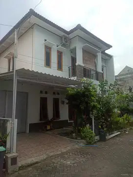 Disewakan rumah minimalis 2 lantai furnished diseputaran jalan godean