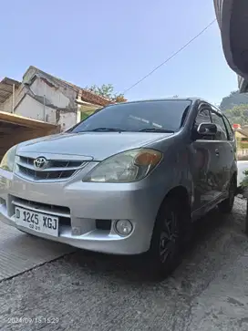 Daihatsu Xenia 2009 Bensin