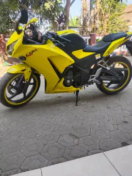 Dijual Honda CBR 250cc R FI