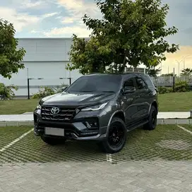 Fortuner GR sport 2.8 2023 low km abu abu titanium grey diesel antik