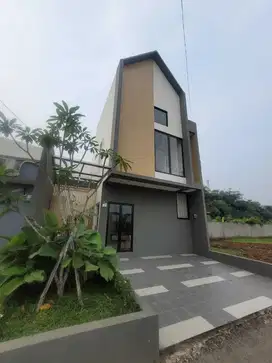 Rumah 2 LT Naira Residence2 dengan View Danau di dalam kawasan hunian